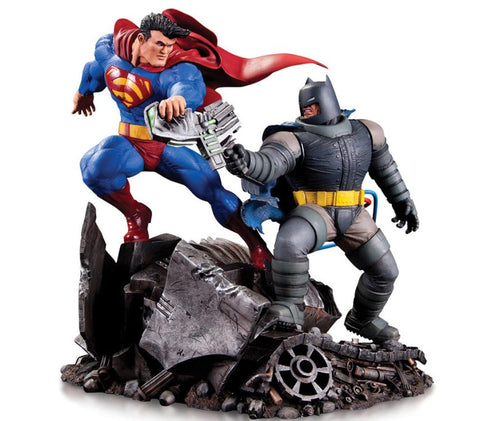 The Dark Knight Returns Batman vs. Superman Mini Battle Statue